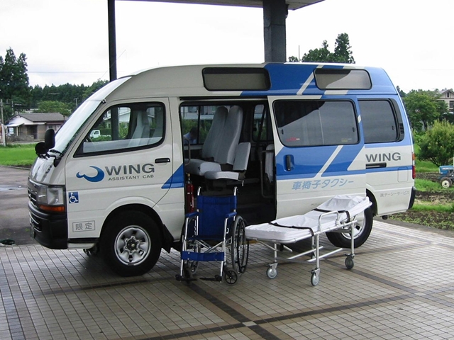 介護タクシー車輌　車椅子/ストレッチャー装備