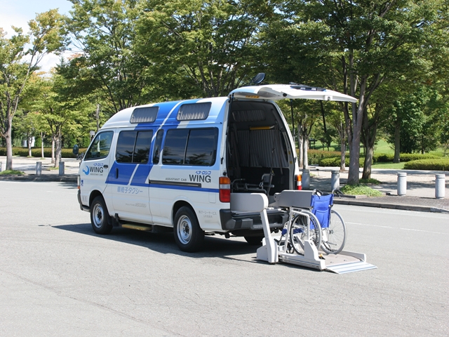 介護タクシー車輌　車椅子装備